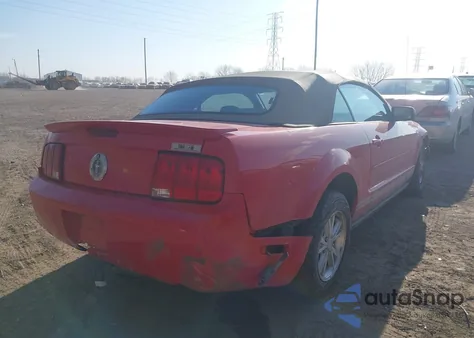 2008 Ford Mustang V6 Deluxe/V6 Premium z USA, uszkodzony, nr VIN 1ZVHT84N085200824